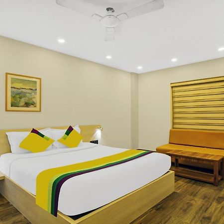Itsy Hotels Transit Express Calcuta Exterior foto