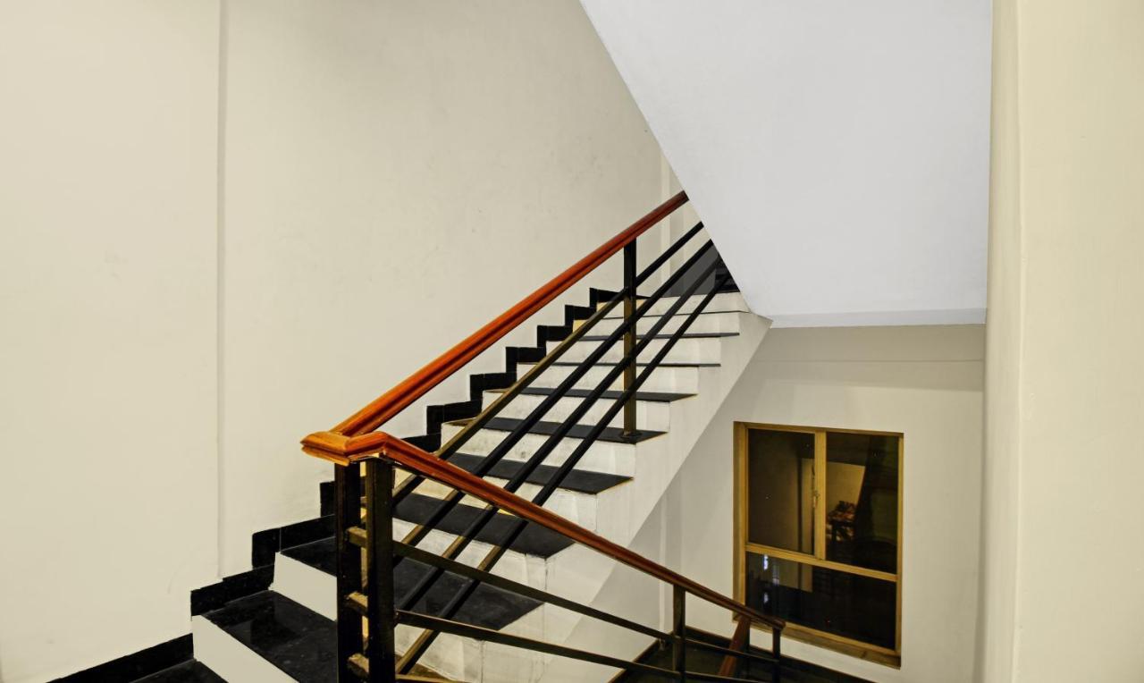 Itsy Hotels Transit Express Calcuta Exterior foto